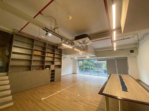 cho thuê nhanh tầng 2, sarina, sala, an khánh, 77.5m2, chỉ 25 triệu/tháng, trống suốt, trần cao