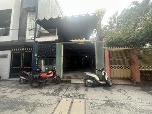 bán đất tặng nhà cấp 4 kiệt ô tô đường hoàng văn thụ, trung tâm tp đà nẵng. diện tích 160m2