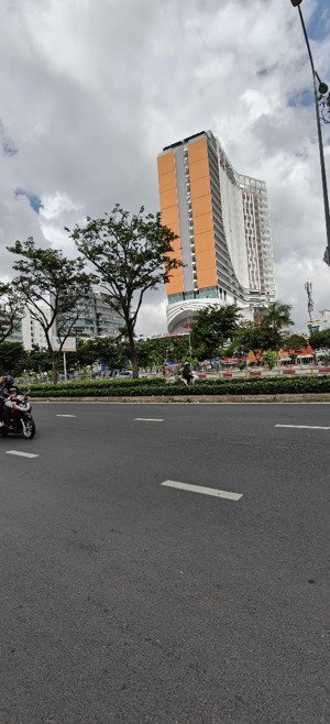 hiếm p17 cách q1 100m - 3 tầng kiên cố diện tích khủng 81m2 sát mt điện biên phủ chỉ 8 tỷ