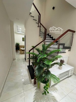 bán nhà gấp vũ tùng,p.2, bình thạnh ,nở hậu,
-diện tích 51m2 ,4pn,4wc,