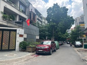 bán nhà phân lô cầu giấy - diện tích 70m2 - giá chỉ 18,5tỷ