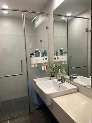 bán căn 2 ngủ toà lake1 hướng đông nam giá 4.1 tỷ bao phí lh 