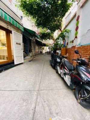 bán nhà mini - quận trung tâm - 3 tầng btct - chỉ 1,75 tỷ,