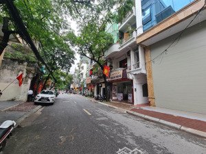 bán nhà mặt phố đông các lô góc mặt tiền rộng, 2 mặt thoáng, giá 29 tỷ