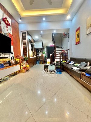 bán nhà ngõ quỳnh hai bà trưng diện tích 31m 5 tầng giá 8,35 tỷ