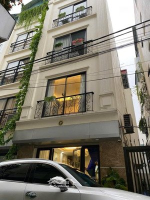 lô góc ô tô vào nhà full nội thất 45m ngọc thuỵ