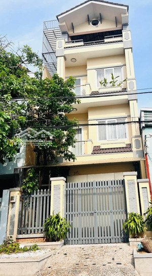 nhà đẹp đường 25 vị trí đẹp nhất khu bên sông khu vip dân trí cao gần gigamall