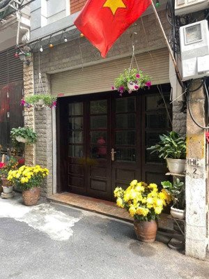 nhà 2 tầng xác định bán đất. 63m2 mt 6m nhỉnh 16 tỷ. trước nhà công viên. phù hợp xây ccmn