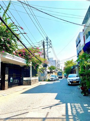 lô góc 2 mặt thoáng 180m2 - ngang gần 10m - tiện xây biệt thự, chdv gấp bán giảm sâu còn 10tỷ