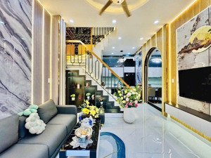 bán nhà hẻm 8m cách đh hutech chỉ 50m 3tỷ588 dt49m2 (4x12,2m) ung văn khiêm