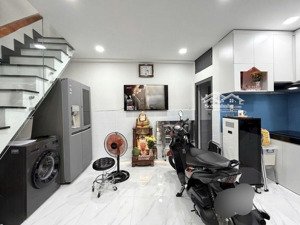 ngay vòng xoay - điện biên phủ - nhỉnh 4 tỷ có nhà 4 tầng 3 pn 4 wc - 20m (5x4) - nội thất xịn.