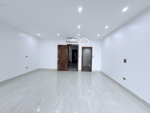 cho thuê nhà trần quốc hoàn, 50m2, 5 tầng, mt 4m, nhà mới, 25tr