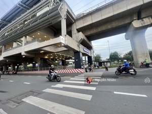 bán nhà 3 tầng - đường song hành hà nội - ngay ga metro - p. trường thọ - 90m2 - vuông vức