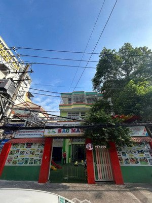 gấp nhà bán sát điện biên phủ, phường 17, bình thạnh cần bán gấp. 11x24m có 3 tầng, hdt 86tr/tháng