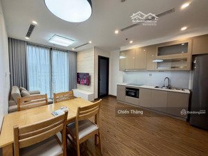 tôi cần bán gấp căn hộ 2pn-2vs, vinhomes west point, 65m2, giá 8,5 tỷ, nội thất full, lh 