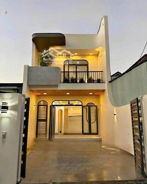 bán gấp nhà lầu full nội thất 110m2, cách bigc tân uyên 10p - 600 tr nhận nhà ngay