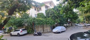 bán bt lô góc 180m vuông làng việt kiều mỗ lao hà đông.