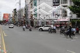 cần bán gấp 2mt phan văn trị p10 gv.dt:4.2x25m.gía:18 tỷ tl.lh 0855*400*684 hương