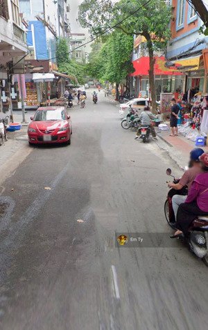 chính chủ nhờ bán lê lợi[không qua sàn]_mặt phố_ô chờ thang máy_dòng tiền 50tr/tháng_150m2_36 tỷ 8