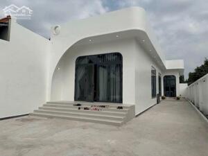 Nhà vườn DT 6x22m giá 2.4 tỷ thương lượng ngay thị trấn Bến Lức