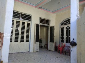 chính chủ cần bán gấp nhà riêng giá rẻ 3 tầng -90m2 phú hiệp-huế chỉ với 2 tỷ hàng hiếm