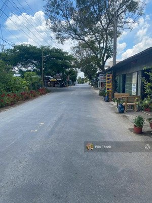 còn 3 lô đất ngay trung tâm ubnd tân trung, gò công. diện tích: 200m2/490tr. cách tp. hcm 30 phút