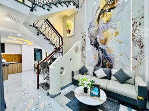 nhà đẹp chỉ việc xách vali ở 3 tầng 3 phòng ngủ khu vip