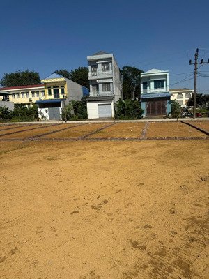 chính chủ bán cắt lỗ 200tr lô đất trục chính xã hòa sơn, lương sơn, dt 74,1m2 full thổ giá 1,482 tỷ