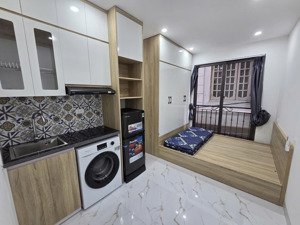 cho thuê phòng mới ngay láng hạ , studio 25m2, full nội thất, phòng thoáng, giá 5,5 tr/th