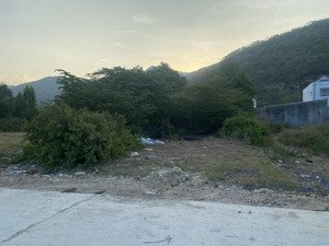 cho thuê đất trống 300m2 full thổ cư gần chợ phước thượng, gần ngã 3 phong châu- dt3