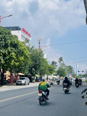 ngay góc võ văn ngân, nguyễn văn bá - mặt tiền ngang 9m siêu hiếm - xây dựng hầm + 7 tầng