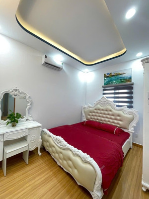 (nhà bè) nhà đẹp - 3 lầu - 5,2*15,5m - hxh - huỳnh tấn phát - 5p qua pmh - chỉ nhỉnh 6 tỷ