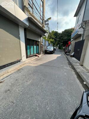 Chính chủ bán nhà Đức Giang 5 tầng thang máy 45m2 MT: 4m ô tô tránh 4 ngủ Full nội thất. Giá 12,2 tỷ