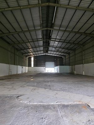 cho thuê kho xưởng đường trần đại nghĩa.
- diện tích: 500m2 - giá 45 triệu/tháng