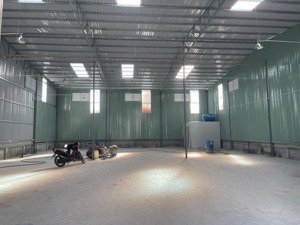 kho xưởng mới 100% 450m trần cao 8m bê tông chịu lực cont tận kho ngay chợ đầu mối