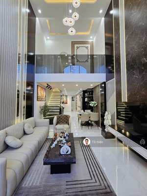bán nhà phạm ngọc thạch - lương định của - 7 tầng thang máy - full nội thất hiện đại - ở cực sướng!