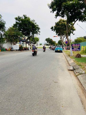 bán nhà 4 tầng đường 10m5. hồ tùng mậu . vị trí gần biển, kinh doanh vip. s= 100m2 . giá: 10.55 tỷ