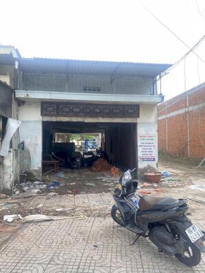 CHO THUÊ NHÀ MẶT TIỀN ĐƯỜNG NGUYỄN VĂN CỪ GẦN ĐH Y DƯỢC GIÁ 30 TRIỆU