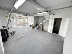 cho thuê sàn văn phòng lầu 1 căn góc 2 mặt tiền 65m2 ngang 7m mới 100%