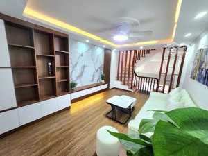 bán nhà ngõ 61 bằng liệt 32m2 ngõ nông, 10m ra ngõ ôtô dân xây 5 tầng, 4 p ngủ đủ đồ dọn về ở ngay!