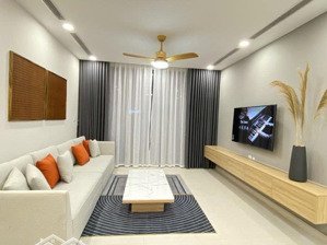 em cần bán gấp căn 2 ngủ dt 94m full nội thất chung cư thezei giá 10,5 tỷ. lh xem nhà 