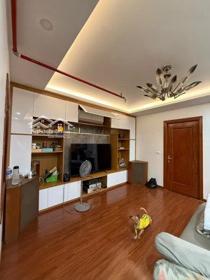 cần bán nhà phố trương định,cách mặt phố 20m,thang máy, 5 tầng