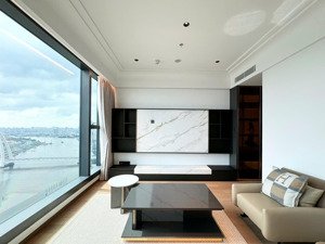 cần bán căn góc căn hộ grand marina vie,w trực diện sông sài gòn, dt: 200m2, 4pn3wc+1,full ntcc, q1