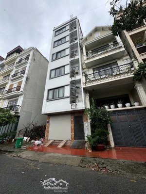 nhà đẹp cách đường chính chỉ 20m, đường 2 ô tô tránh nhau