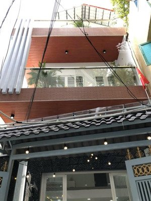 bán nhà thiết kế đẹp ngang trên 5m - căn góc mt trần phú-p4-q.5-66m²-4tầng-chỉ nhỉnh 9 tỷ-7pn - 8wc