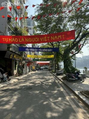 Bán Nhà Mặt Phố Trúc Bạch Ba Đình 50m2-5T MT5m LÔ GÓC VIEW HỒ 45 Tỷ Có Thương Lượng.