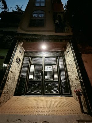 bán nhà trương định, căn hộ dịch vụ 11 phòng, 7 tầng thang máy, pccc đầy đủ.