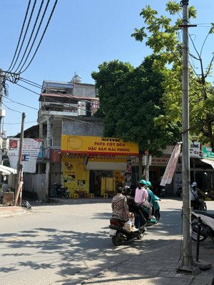 chính chủ gửi bán nhà phố trâu quỳ căn góc ngã 3 sát học viện nông nghiệp mật độ dân cao, trẻ