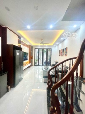 căn lô góc 5 tầng 55m2 trung tâm thạch bàn- hiếm-ngõ rộng- cực lộc lá- tiện ích đỉnh chỉ 6.999tỷ