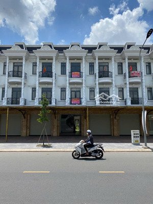 cho thuê nhà phố 3 tầng mặt đường nguyễn thị khắp, dĩ an, bình dương (phù hợp kinh doanh văn phòng)